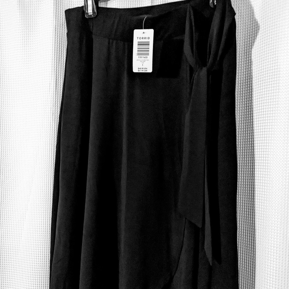 1X Torrid faux wrap skirt